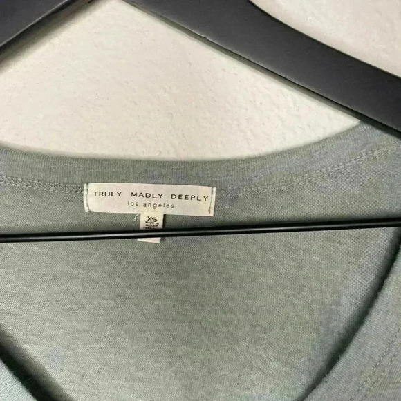 Truly Madly Deeply Urban Outfitters - Picture 2 of 6